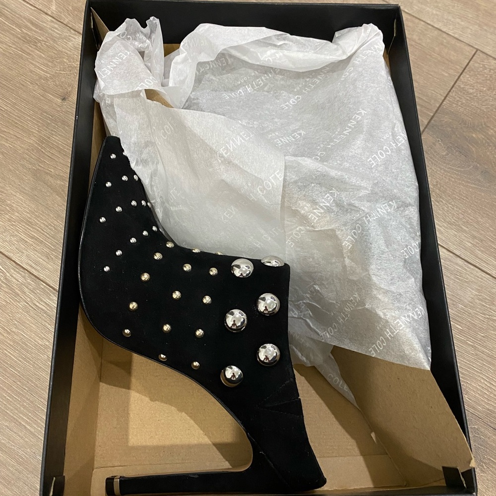 PRICE ⬇️ Kenneth Cole New York - Black Silver Stud Mules - size 7 - Picture 2 of 6